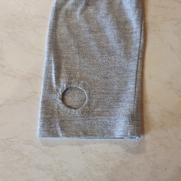 Size 10 One teaspoon grey long sleeve high low top - Picture 2 of 7